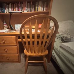 Student Solid OakDesk With Hutch And Chair 
