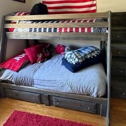 Bunkbed Twin/Full