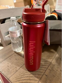 Lululemon 24oz Water Bottle