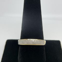 10 K  Gold Diamond Ring .New