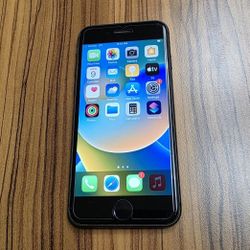 64GB Unlocked iPhone 8 Excellent Condition 
