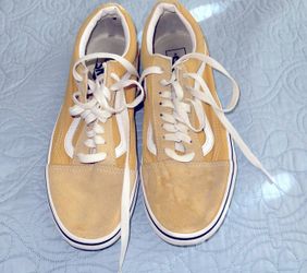 VANS Old Skool Shoes. Men's 7.0 Women's 8.5