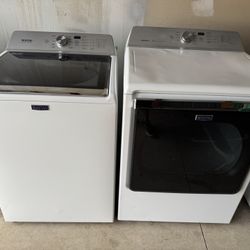 Maytag Washer And Dryer Set XL Capacity 