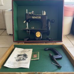 Vintage Singer Toy Sewing Machine 