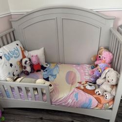 Delta crib, Toddler Rail, & 3 Drawer chest