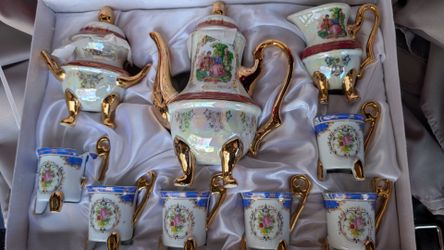 Imperial Czechoslovakian Design Lustreware Coffee Set in Fitted Case