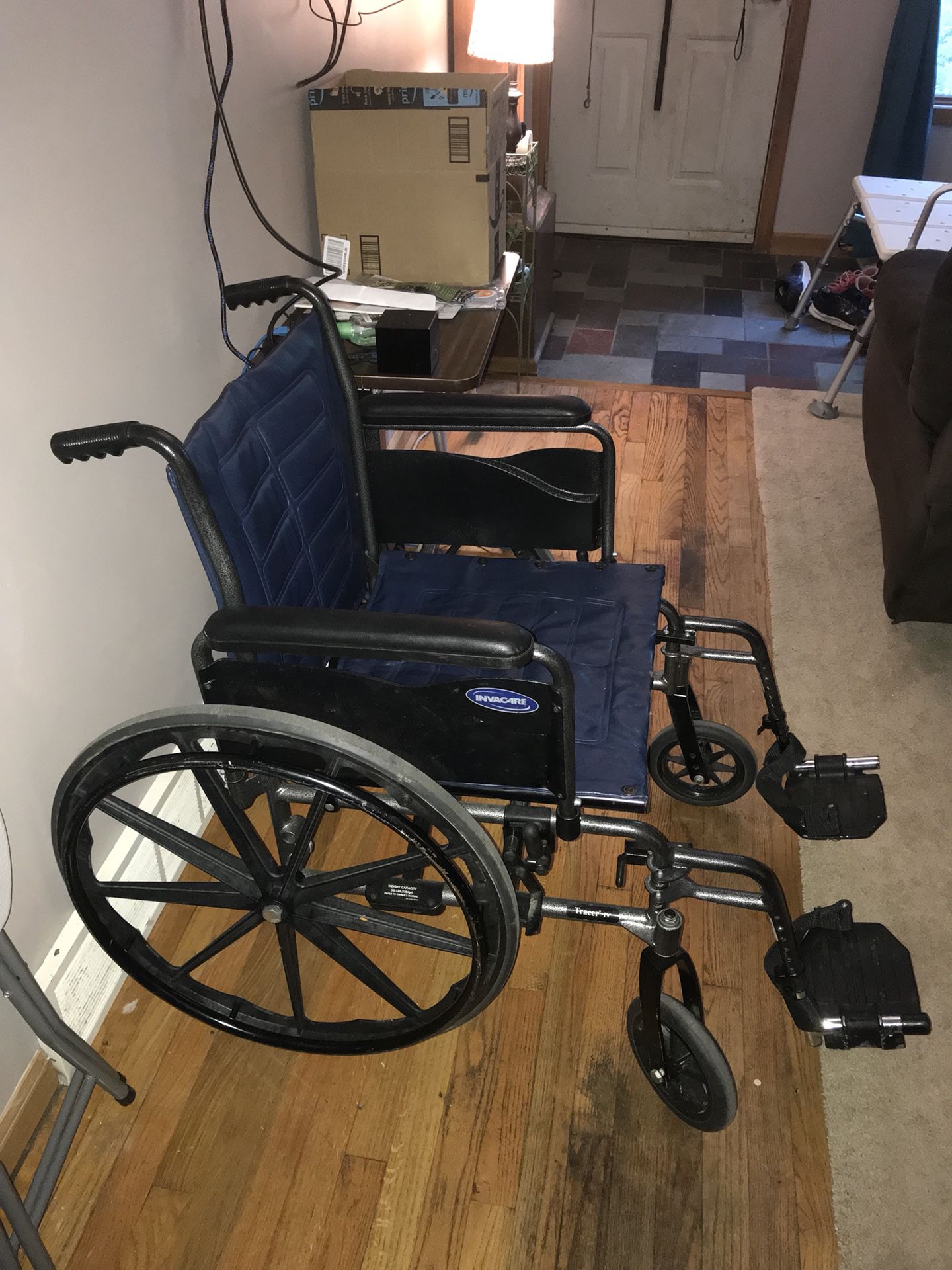 Invacare Tracer IV bariatric wheel chair