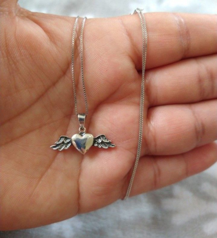 925 Sterling Silver Chain With The Pendant/Cadena Con Dije De Corazon Con Alas De Plata 925