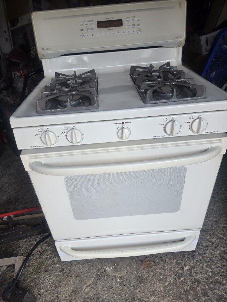 GE Dual Fuel oven/ range