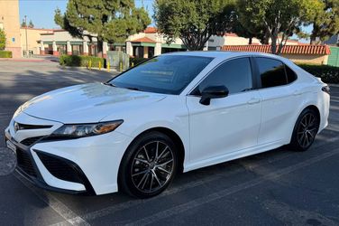 2022 Toyota Camry SE