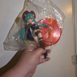 Puss In Boots MIKU Figure