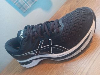 ASICS Men's running shoes sz 10 very clean