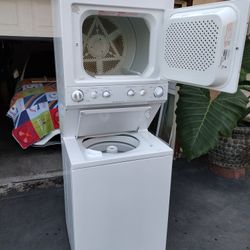 Stackable Washer And Gas Dryer 
