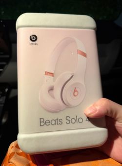 Beats Solo 4 – Brand New Sealed - Pink