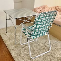 Folding Chairs x2