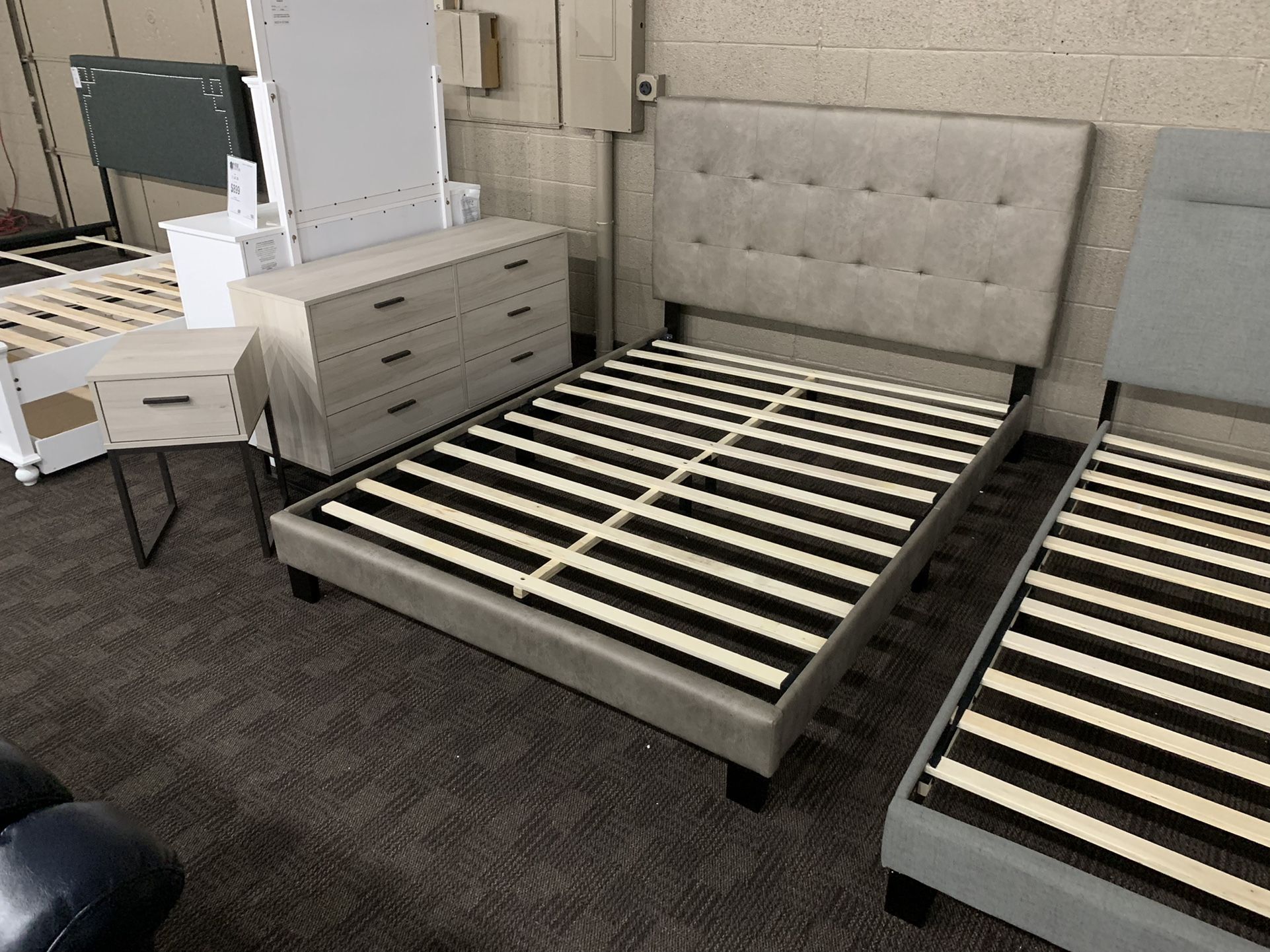 Queen Bedroom Set With Dresser