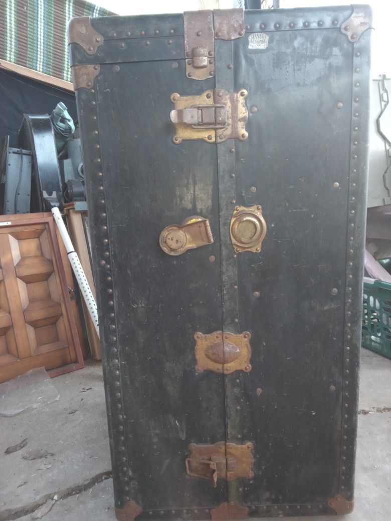 Vintage Wardrobe