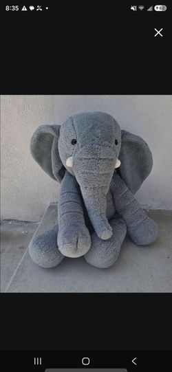 (2) Giant elephants, see 2nd pic, $25 each