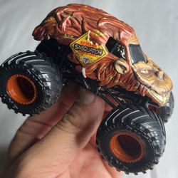 Spin Master Monster Jam - Sasquatch - Monster Truck 1:64 Scale VHTF (Pre-Owned)