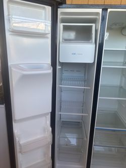 Bonito refrigerador enfría muy vien con garantía de 3 meses