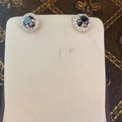 14 K Y GOLD BLACK DIAMOND STUDS EARRINGS WITH HOLLO DIAMONDS 
