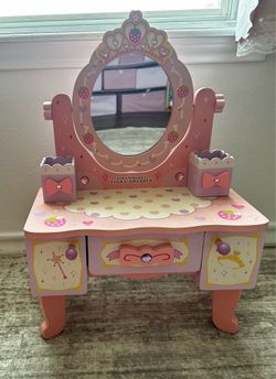 Mother Garden Pink Strawberry Tiara Wooden Vanity Dresser - Kawaii Toy