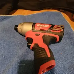 Milwaukee m12 impact driver drill
