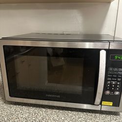 Farberware 1.1 cu ft Stainless Microwave – Pickup Early March!
