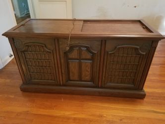 1971 Magnavox Stereo console with cassette player