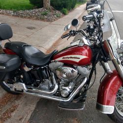 Red Harley Davidson 2006
