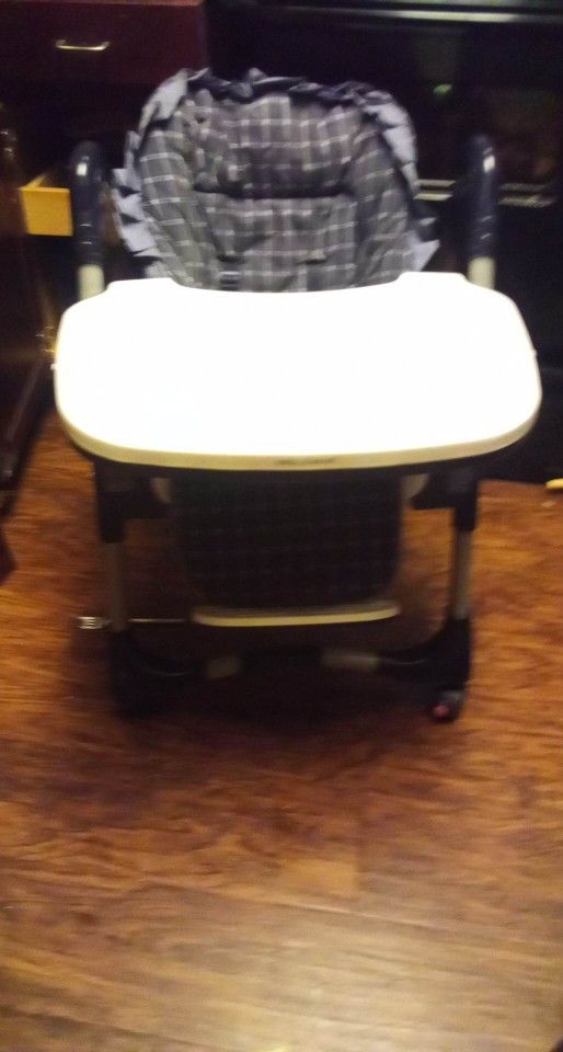 BABY STROLLERS , HIGH CHAIR TOP QUALITY , DOUBLE STROLLER, EACH PRICED SEPERATELY, BOUNCERl