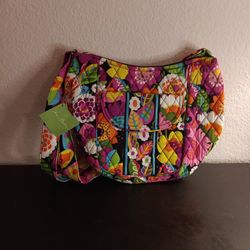 GORGEOUS NWT Vera Bradley 12" Floral Pattern Hobo Bag. MSRP $60

