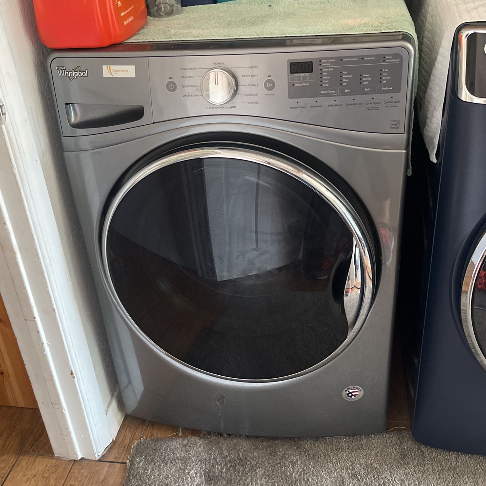 Whirlpool Front Load Washer And Gas Dryer Set