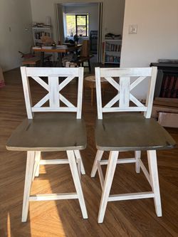Set of 2 White Wood Counter Stools