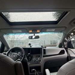Toyota Sienna XLE AWD 2017