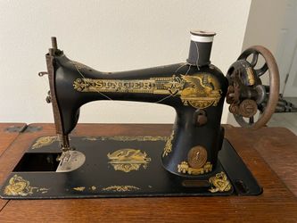 1918 Singer Sewing Machine
