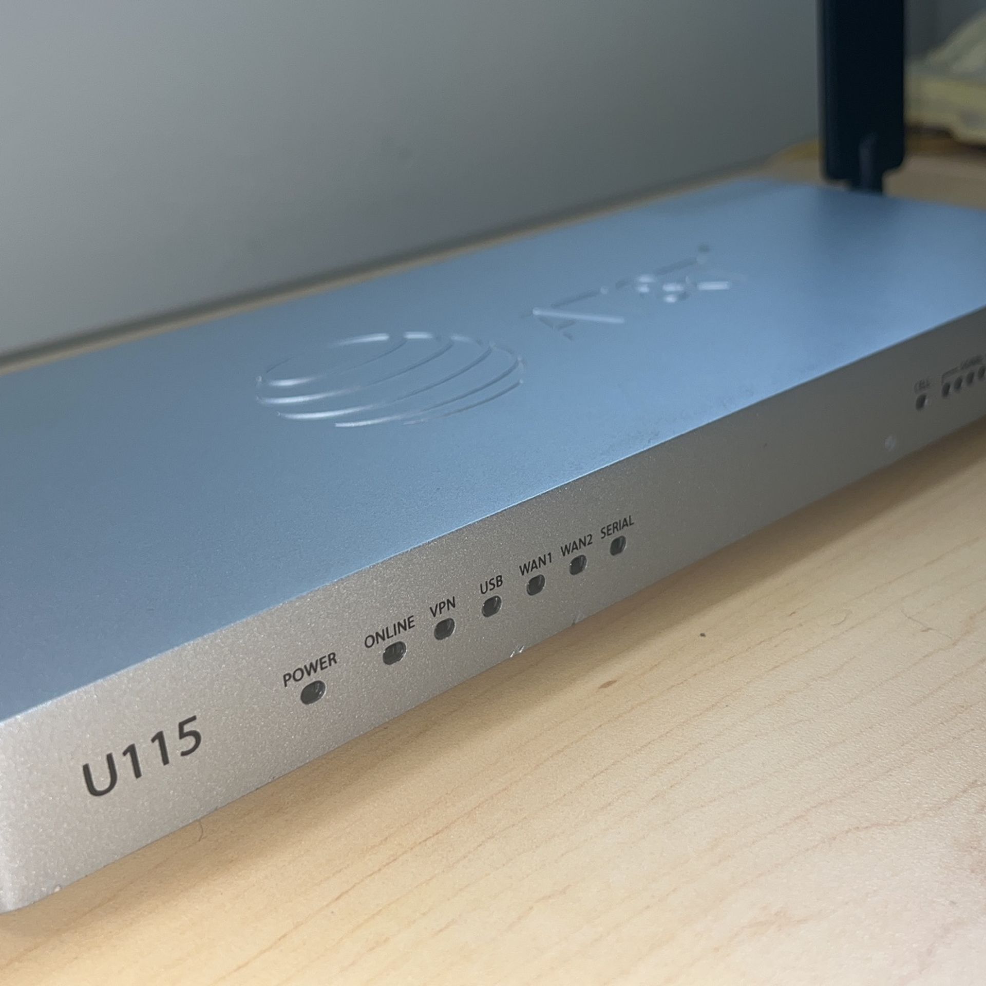 Porte Internet AT&T ASB U115 4ATT OUS VPN Gateway NO POWER CORD ...