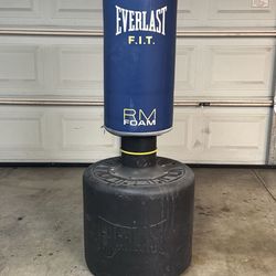 EVERLAST FREESTANDING PUNCHING BAG