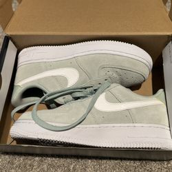 Size 6 Nike Air Force Pistachio Frost/white