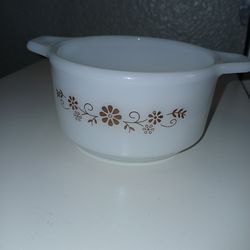 6 Dynaware milk glass diasy pattern individual casserole dishes