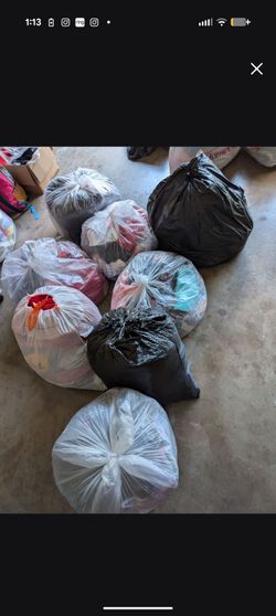 8 bags of mixed clothing 240 pieces