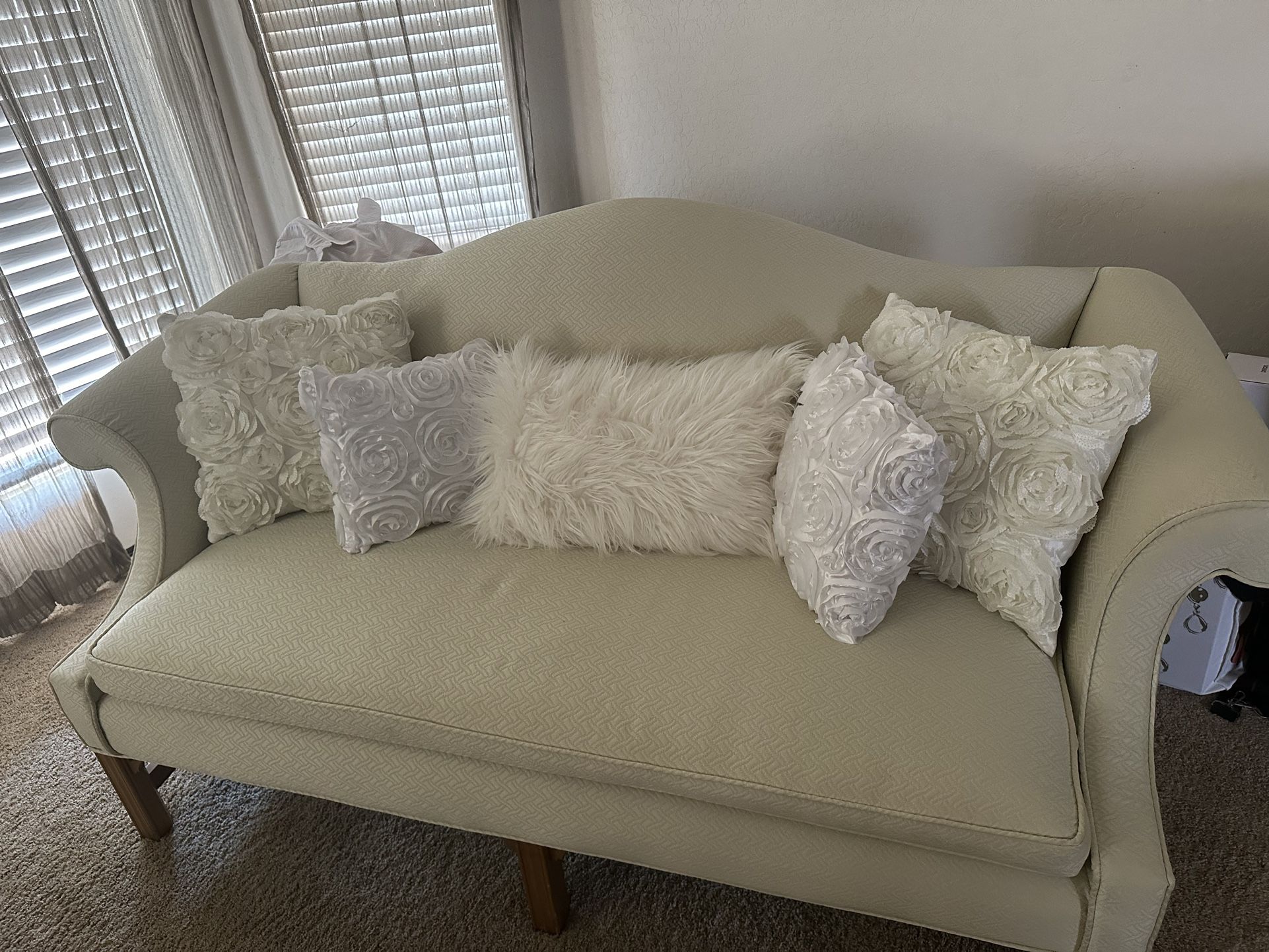 Adorable Vintage-Style Loveseat With Pillows