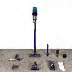 Dyson Gen5 Detect Cordless Vacuum Cleaner w/ all accessories