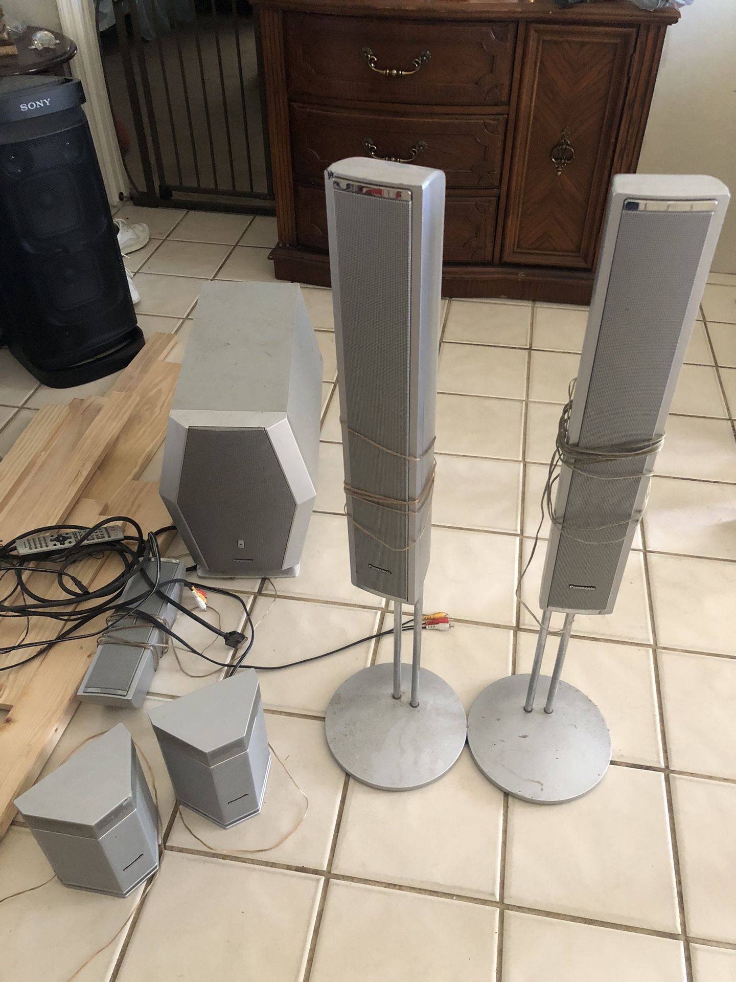 Panasonic Surely. Sound System With 5 Disc Changer