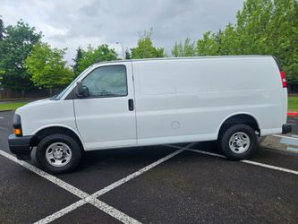 2022 Chevrolet Express 2500