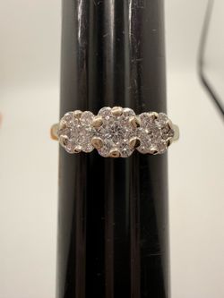 14k white gold diamond floral cluster ring size 7