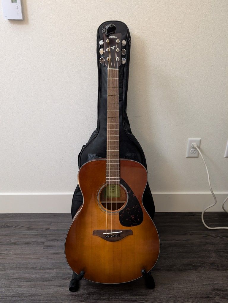 Yamaha FS800 acoustic guitar