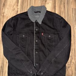 New Men’s Size Medium Levi’s Sherpa Jacket