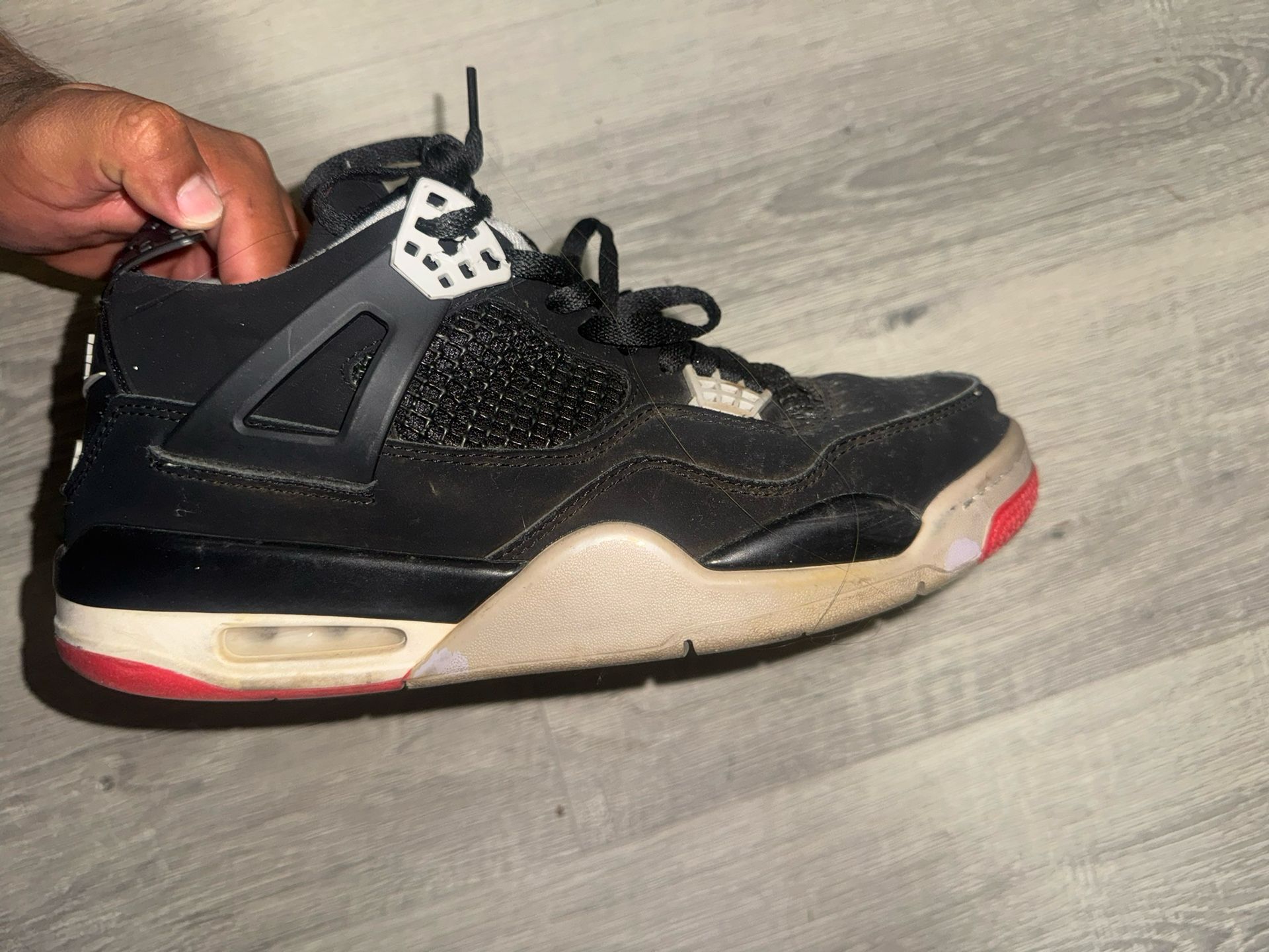 Men Jordan 4 Retro Bred Size 10.5