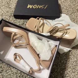 ISNOM Nude Platform Heels - size 8